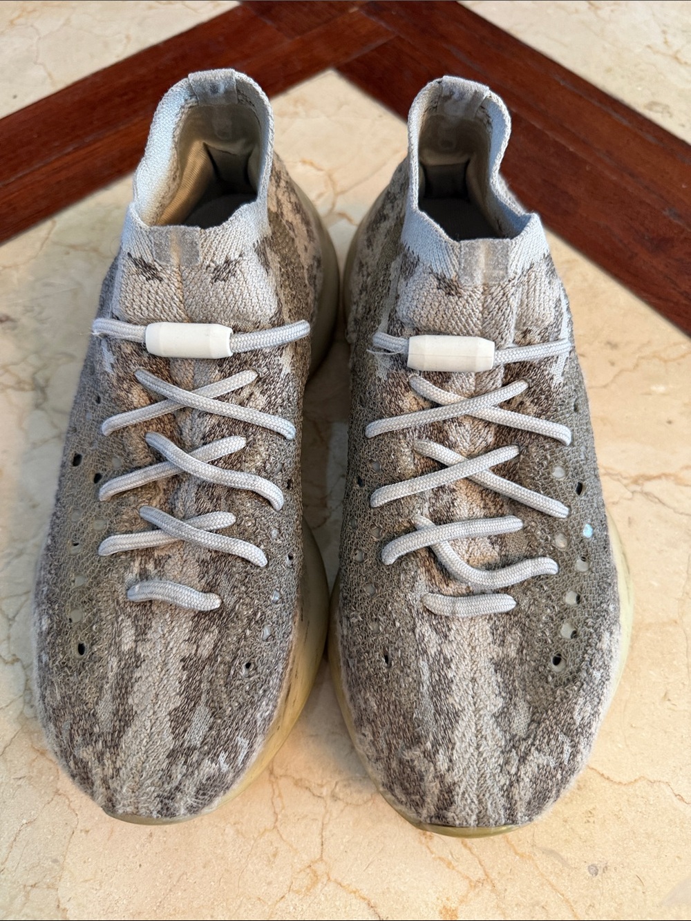 Woman’s Yeezy Sneakers in Light Gray
